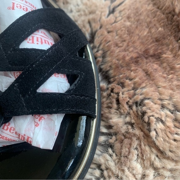 BeautifFeel Yuli Suede Gladiator Black Sandals - Picture 10 of 13